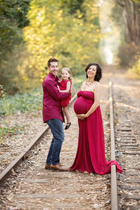 colors to wear for maternity portraits