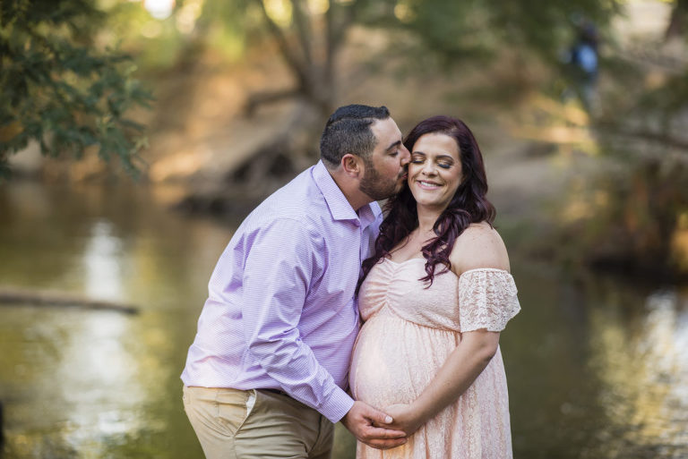 golden hour maternity portraits