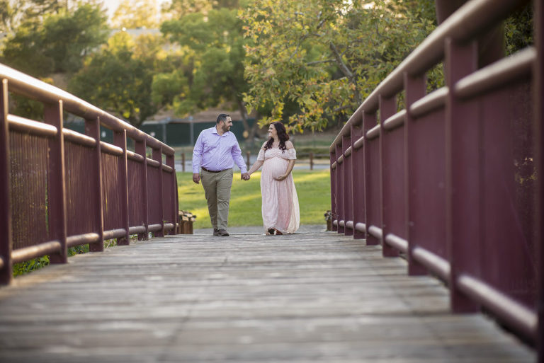 golden hour maternity portraits