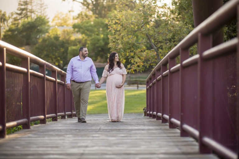 golden hour maternity portraits