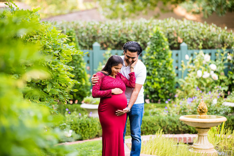 when to schedule maternity portraits