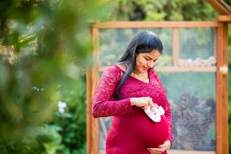 when to schedule maternity portraits