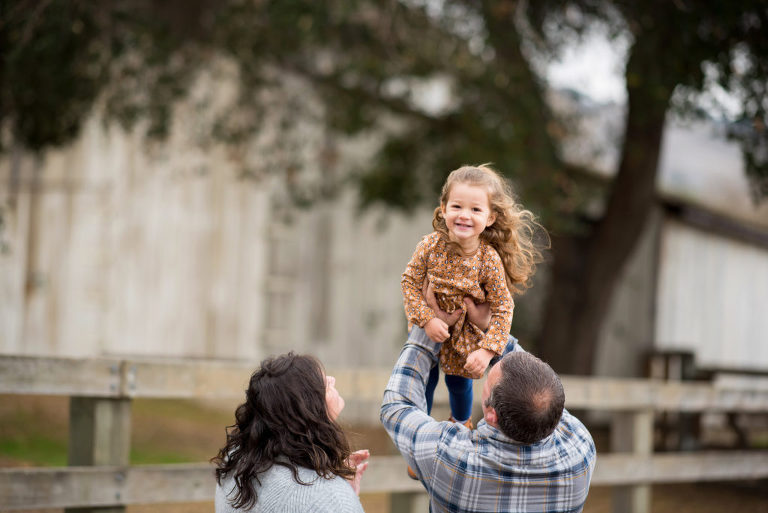 incentivizing kids for family portraits