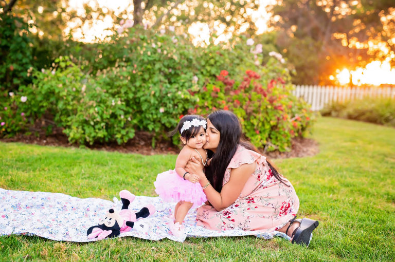 Children Feel Comfortable For Family Portraits