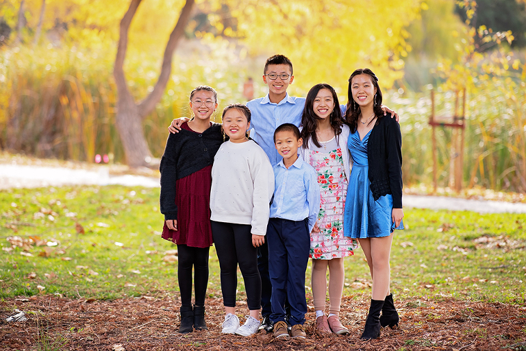 extended family portraits at hellyer park