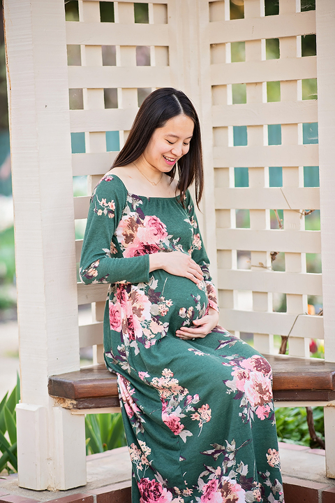 Evening Maternity Portraits at the Elizabeth Gamble Garden