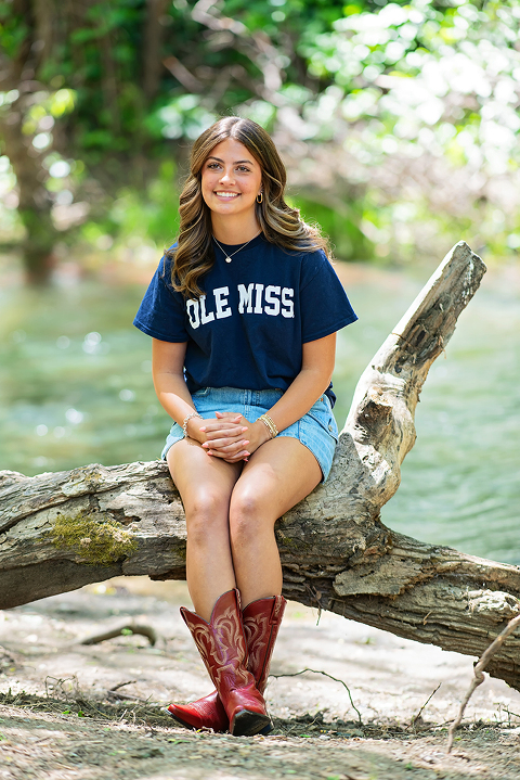 senior portraits at Oakmeadow Park