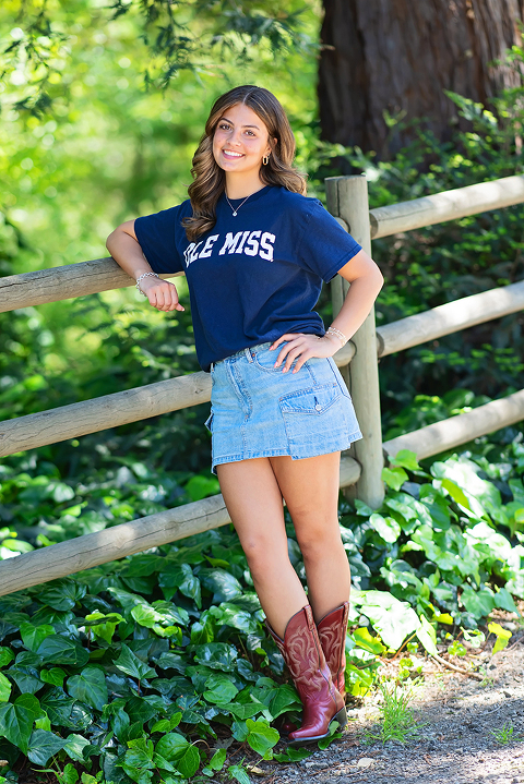 senior portraits at Oakmeadow Park