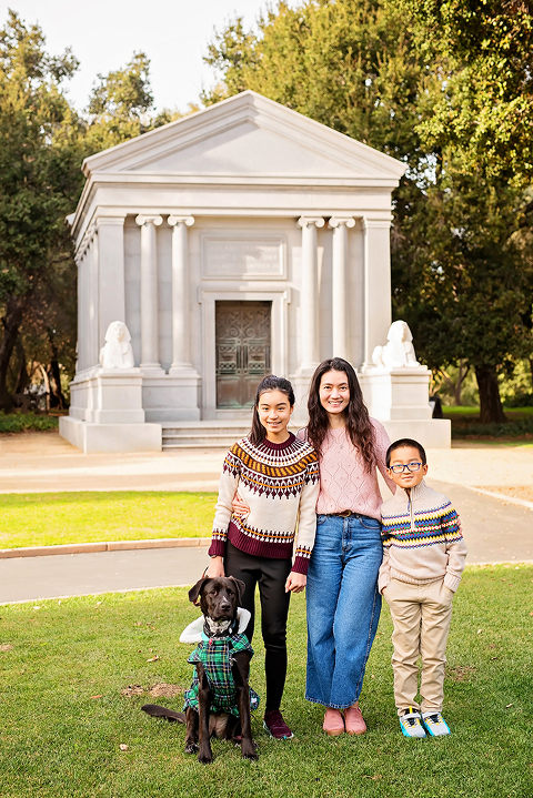 How To Take Family Portraits With Your Pets